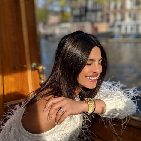 TIPS TO GET SUPER SHINY HAIR