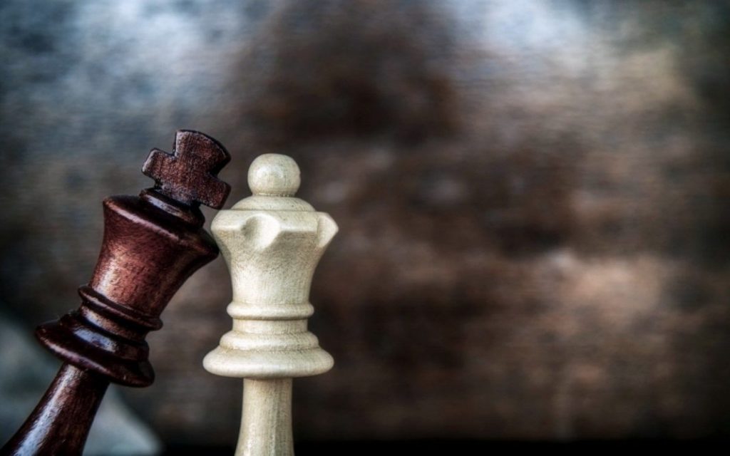 Game of King and Queen
