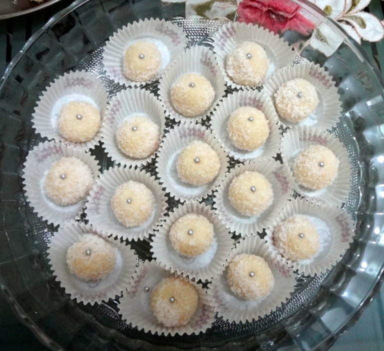 Coconut Ladoo: