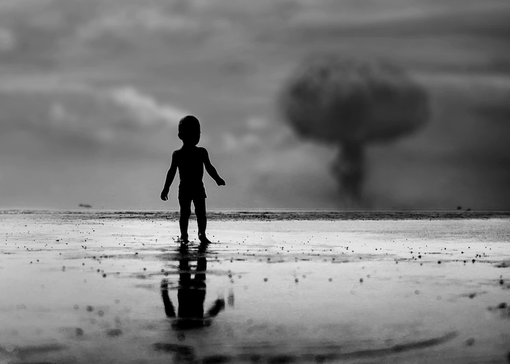 The impact of nuclear weapons, Magazineup